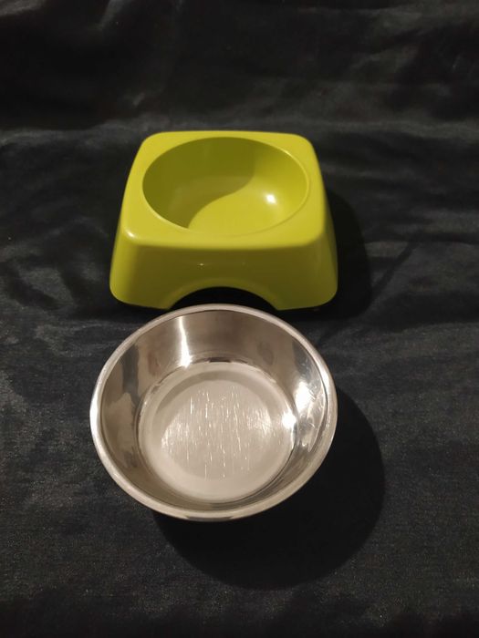 Продам миску 2в одному для кішки
