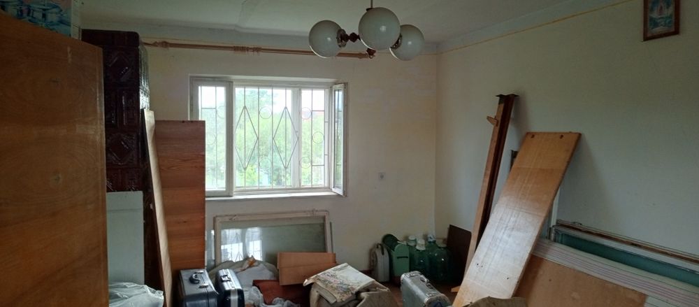 Продається садовий будинок і земельни ділянка Клузів