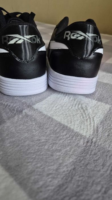 Nowe sneakersy Reebok czarne 44 - 28,5cm lentikularne logo