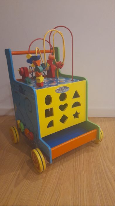 Carrinho de atividades e andador