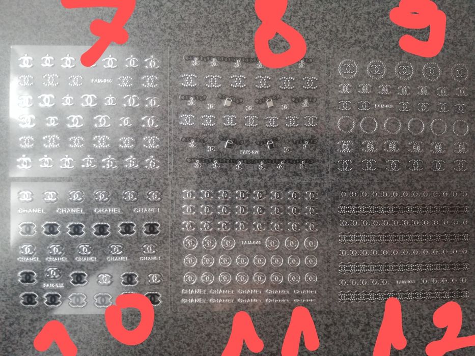 Naklejki samoprzylepne na paznokcie logowane