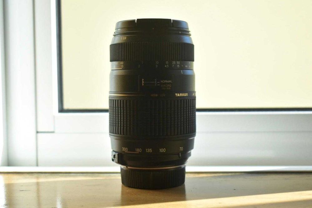 Tamron 70-300mm f/4-5.6 Di LD Macro Nikon F-Mount