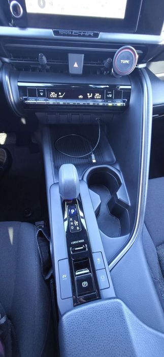 Toyota C-HR Toyota C-HR Comfort1.8 Hybrid 2024 – Salon Polska przebieg 23.800km