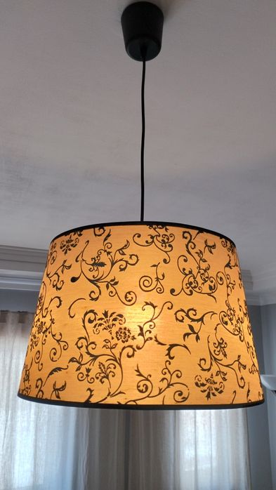 Candeeiro de teto motivo floral, como novo