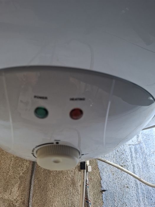 Termoacumulador de 100L como novo.