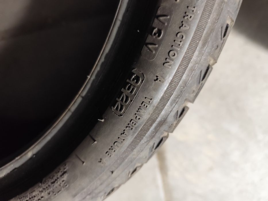 Pneus 225/40r19 Bridgestone Turanza T005 65% piso