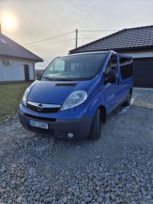Opel Vivaro 2.5 CDTI 146 KM 2008r. 8os.
Na sprze