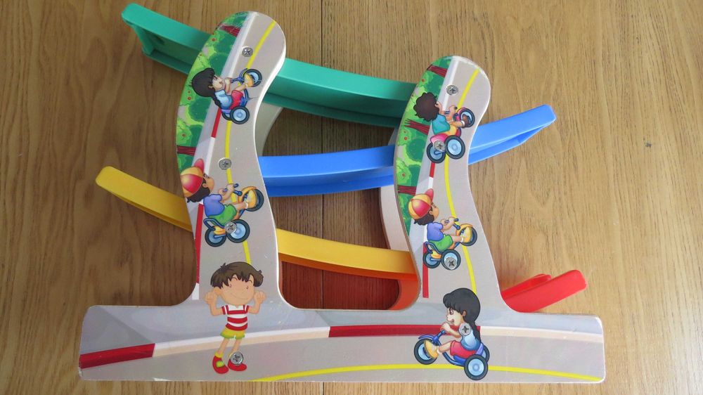 Zjeżdżalnia samochodowa, drewniana.