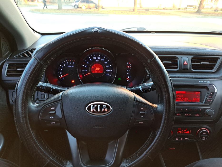 Kia Rio 3 2011 року, 1.6 MPI Газ/бензин, комплектація Prestige