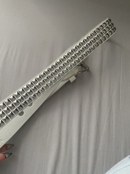 Ремінь з заклепками