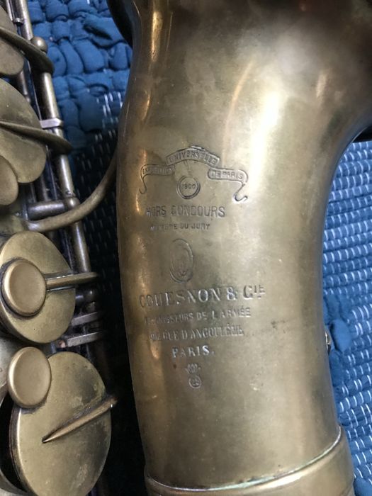 Saxofone Alto Antigo Couesnon