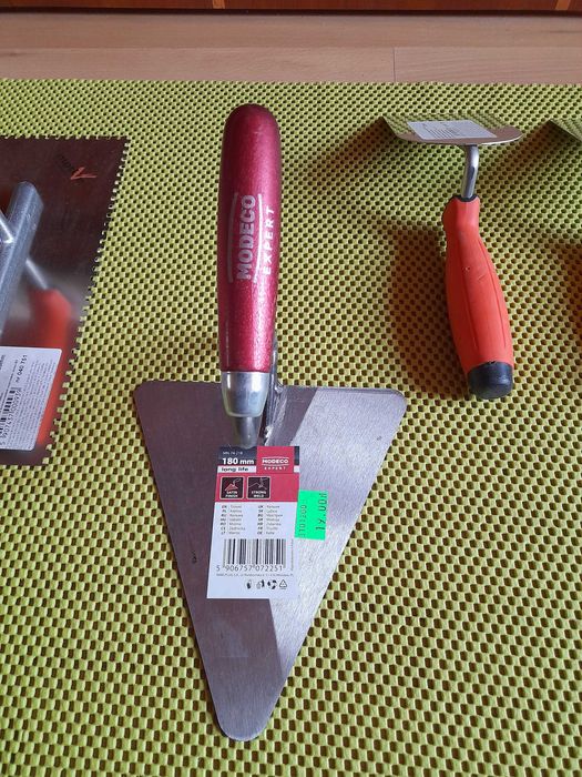 komplet profesjonalne narzędzia murarskie Motive