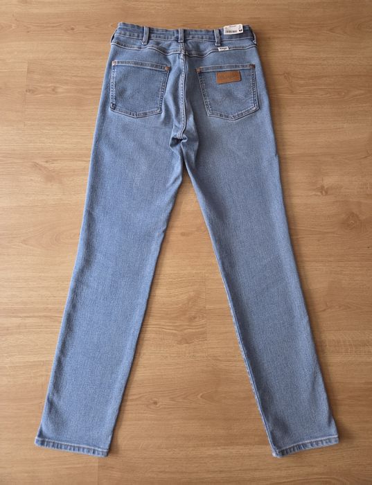 Nowe dżinsy Wrangler W28 L32