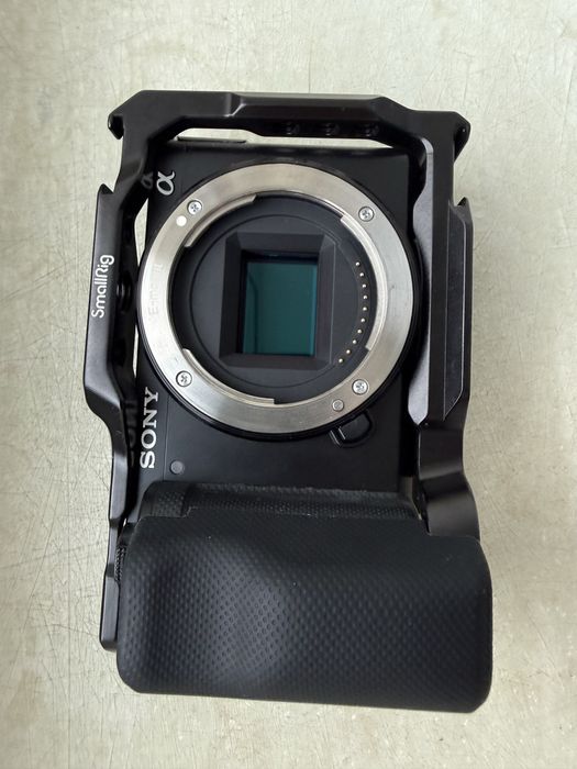 Sony ZV-E10, клетка SmallRig, dummy-battery, вентилятор