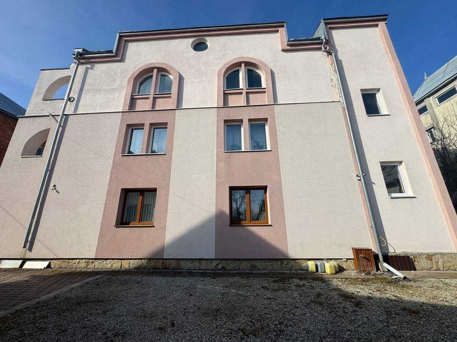 Простора трійка за доступною ціною в будинку клубного типу!!!