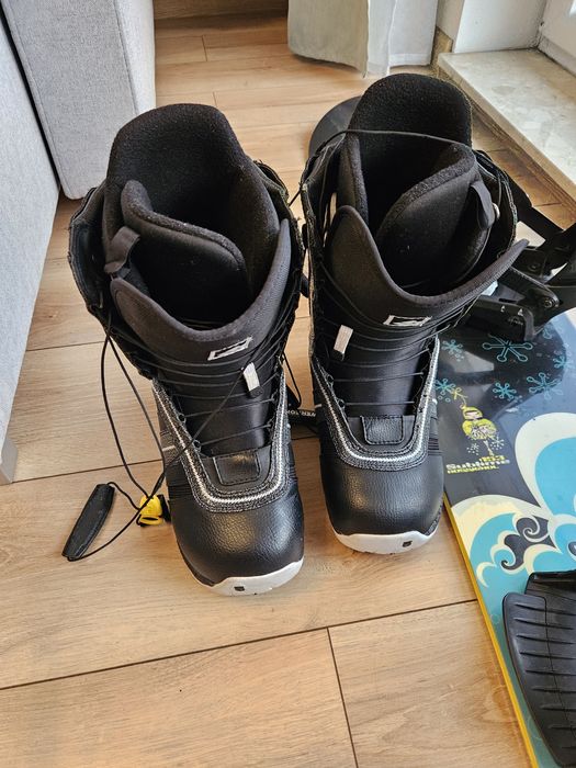 Zestaw snowboardowy – gotowy na stok!