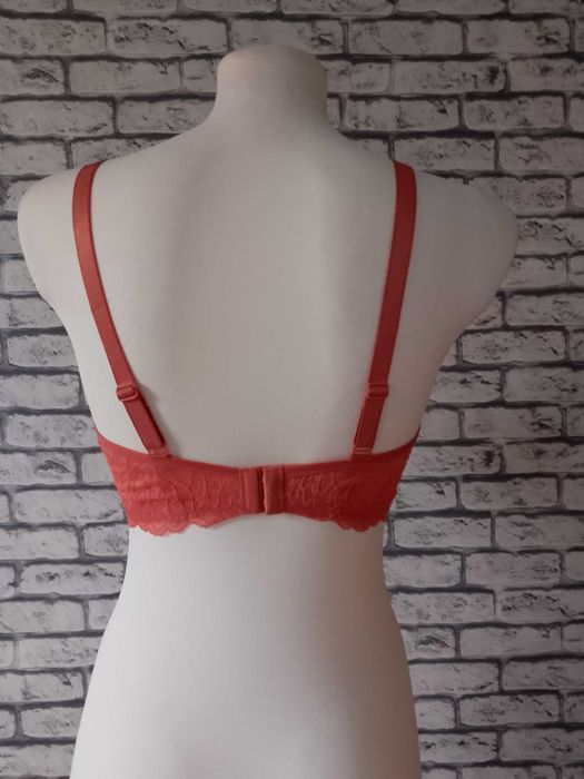 Biustonosz Triumph Amourette Charm W02 rozm.80D