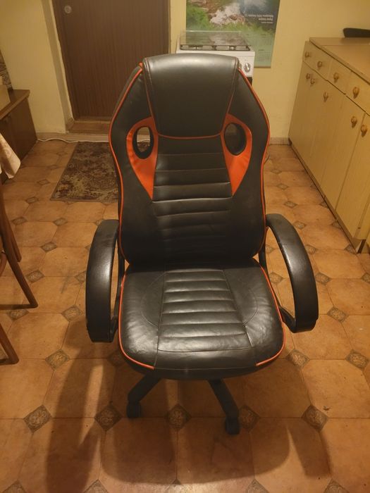Sprzedam Fotel gamingowy