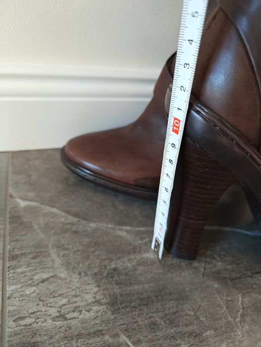 Brązowe skórzane kozaki na obcasie Nine West rozm.39
