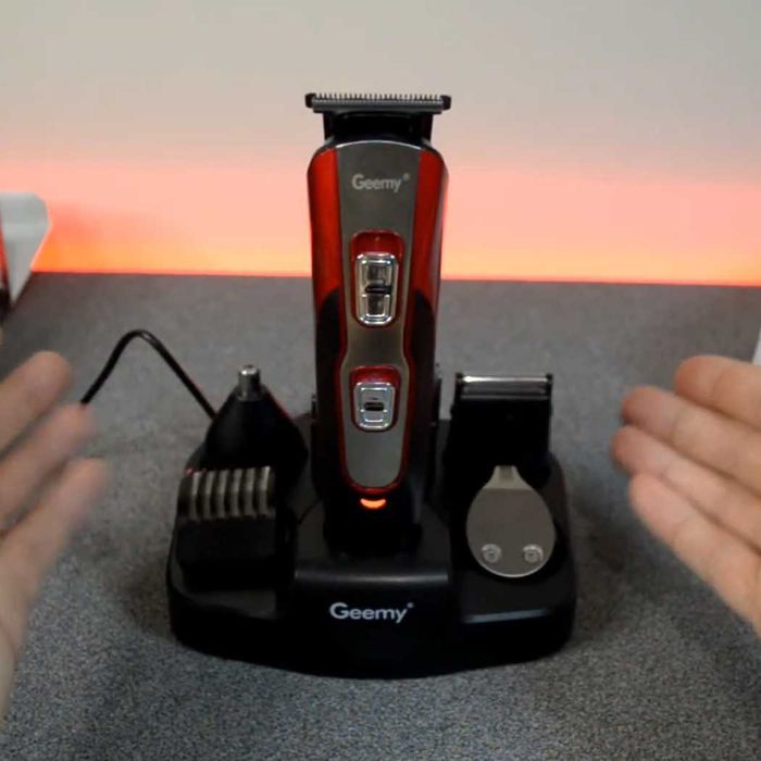 Машинка для стрижки GEMEI 10в1 — идеальный подарок мужчине