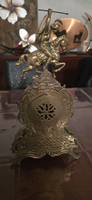 Relógio de Mesa Vintage em Bronze – Cavaleiro a Cavalo – Estilo Rococó