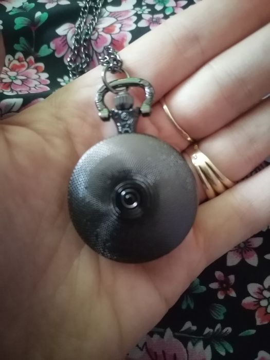 Zegarek nowy na łańcuszku