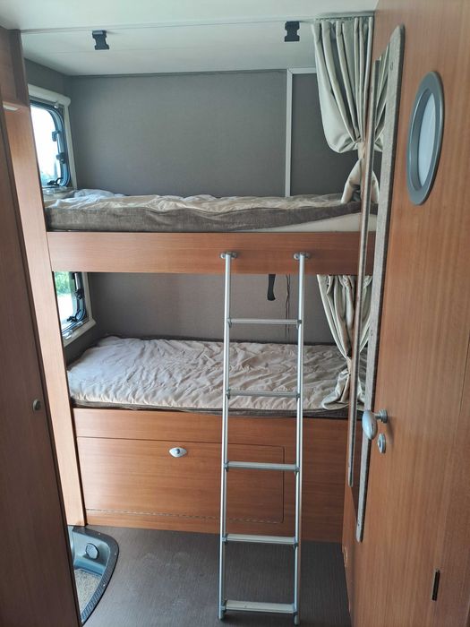 Aluguer de autocaravana de 6 pessoas