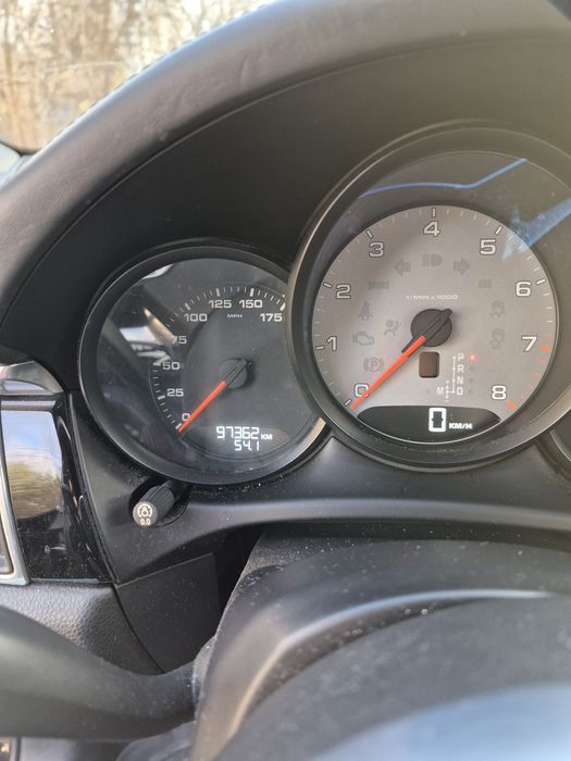 Porshe maccan s 2014