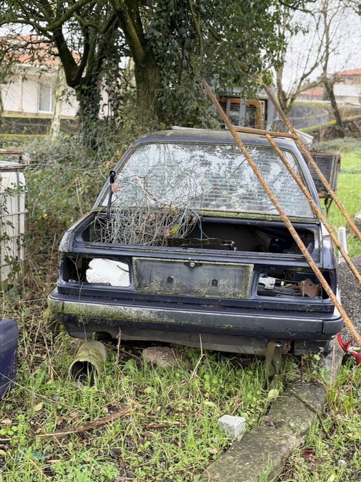 Carrocaria BMW E30 coupe SEM DOCUMENTOS