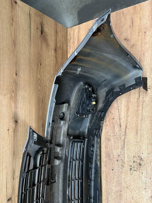 Zderzak przedni Kia Sedona