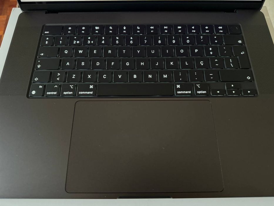 MacBook APPLE - MB Pro 16 M3 Pro 12c CPU/18c GPU 18GB