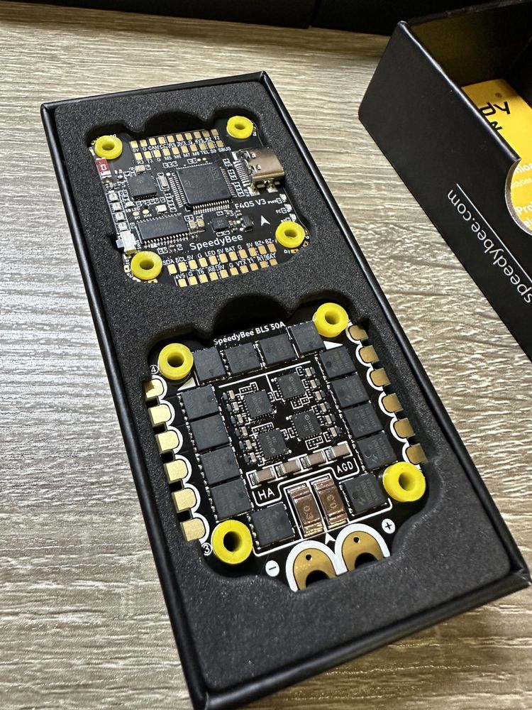 SpeedyBee F405 v3. Політний контроллер, регулятор, стек.: 2 900 грн ...