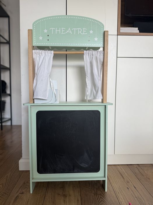 Drewniany Stragan sklep teatr mamabrum