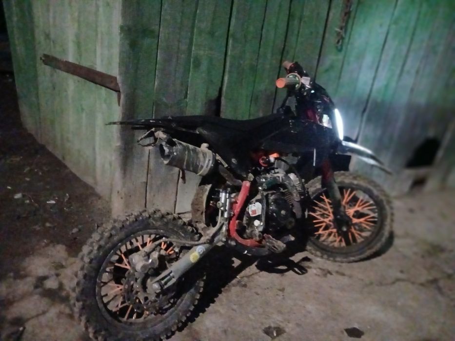 Мотоцикл б.у ґ.леон 125 пробіг 3500 кілометрів