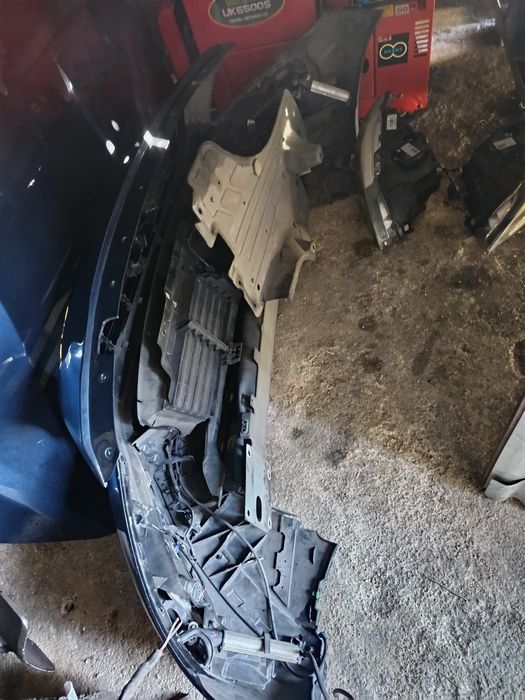 Frente volvo v60 plug-in híbrido