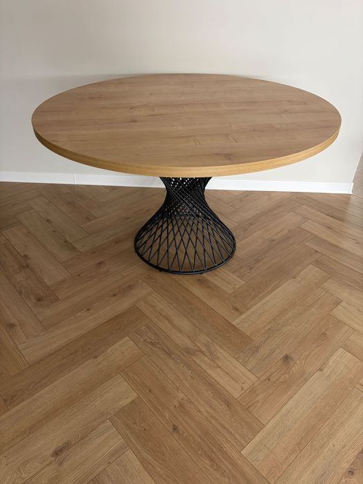 Stół okrągły metalowa nowoczesna  noga