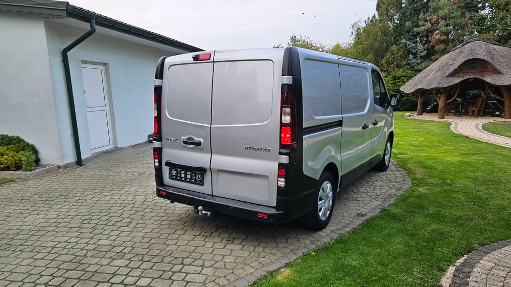 Renault TRAFIC 1,6 120KM L1 NAWI KAMERA KLIMA KEYLESS TEMPOMAT HAK