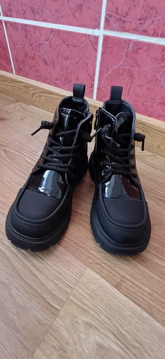 Ботінки для дівчинки