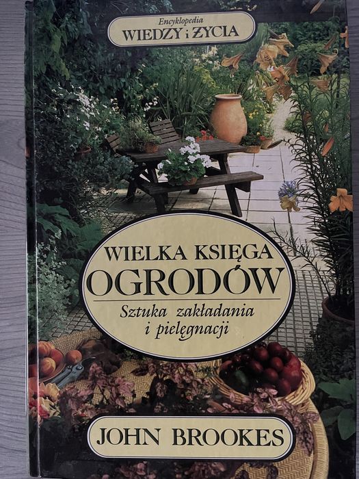 Książka na temat zakładania ogrodu.