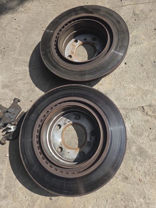 Tarcze Hamulcowe klocki hamulcowe tył BMW E90 E91 E92 E93 X1  KOMPLET