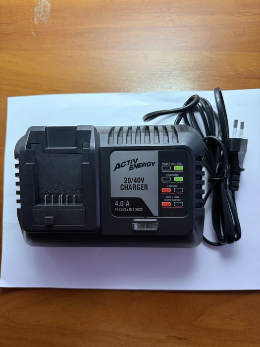 Зарядное устройство(универсальное)20/40V для LI-ION аккумуляторов