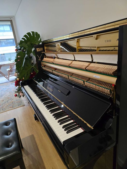Piano Yamaha u3, como novo.