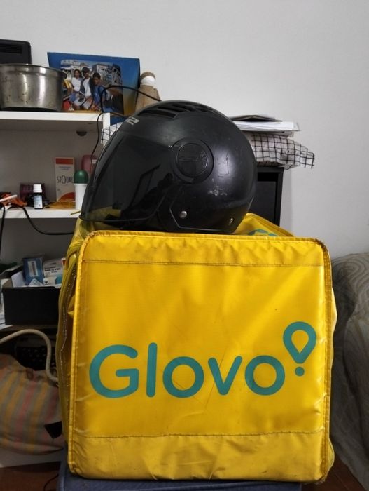 Vendo capacete, e mochila da glovo