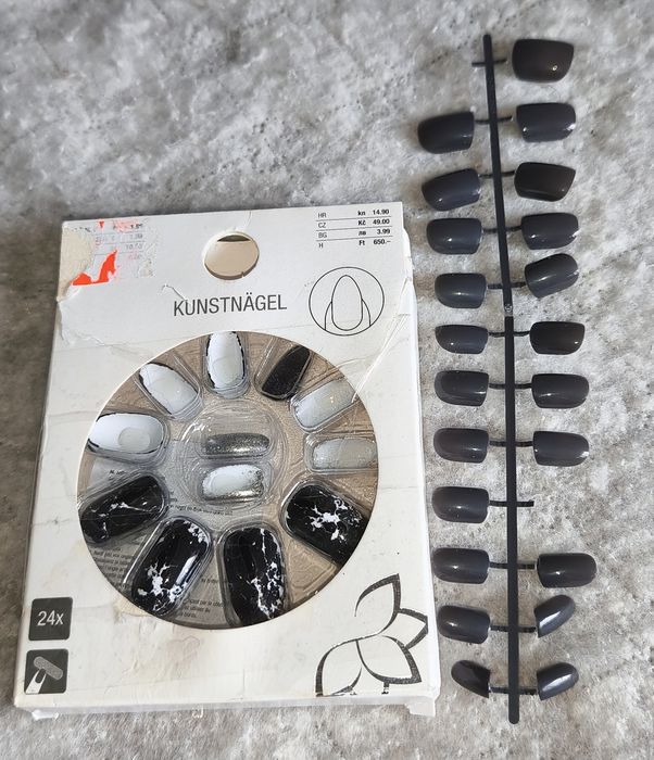 Oddam sztuczne paznokcie