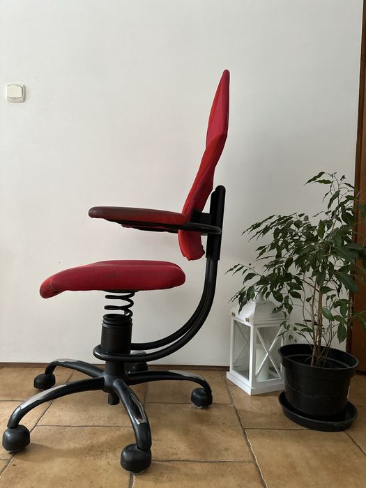 Krzesło biurowe ergonomiczne czerwone Spinalis Spider aktywne siedzisko sprawne 100%