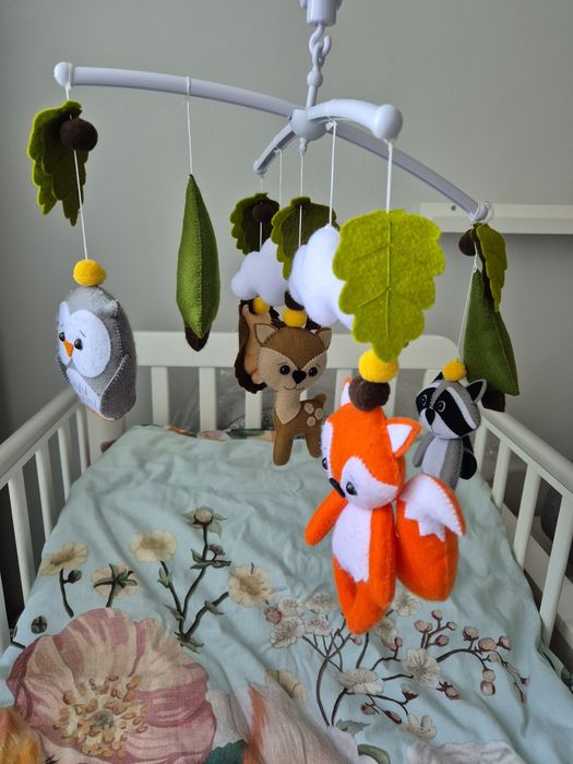 Karuzela dziecięca niemowlęca zwierzęta leśne