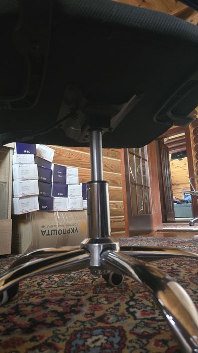 Офісне крісло б/у