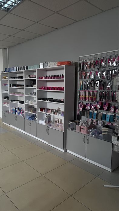 продається готовий nail-магазин професійних матеріалів.