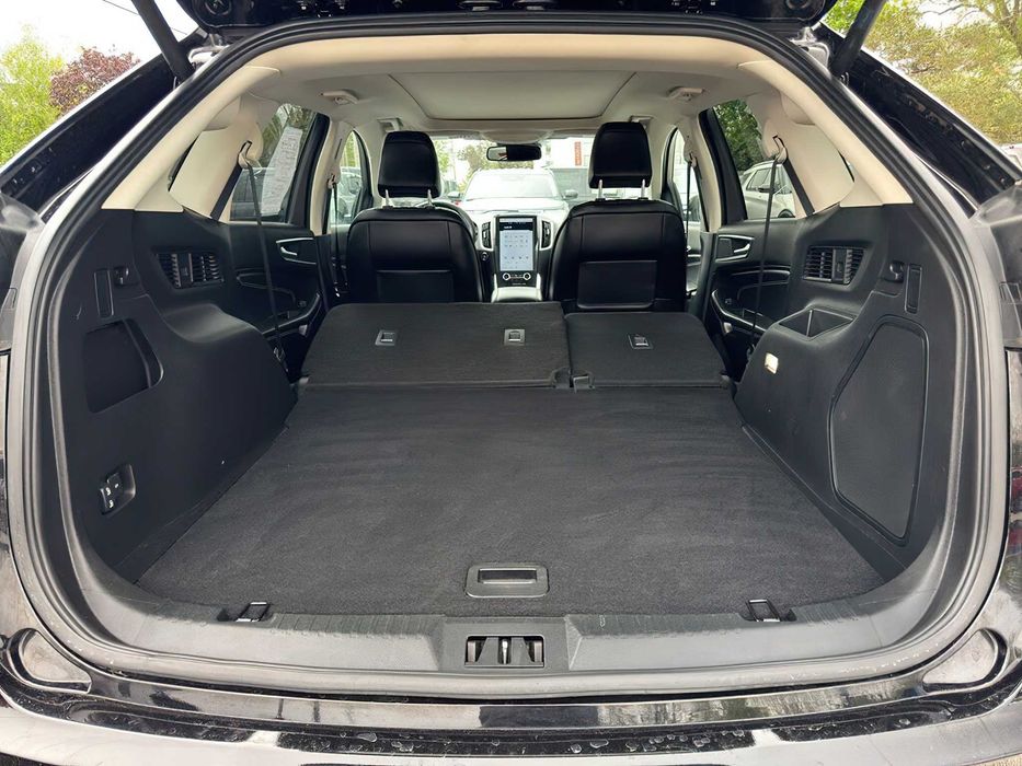 Ford Edge Titanium      2024