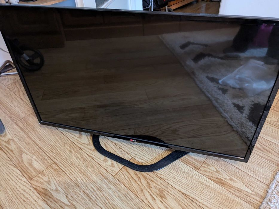 Uszkodzony telewizor LG 42LN575S